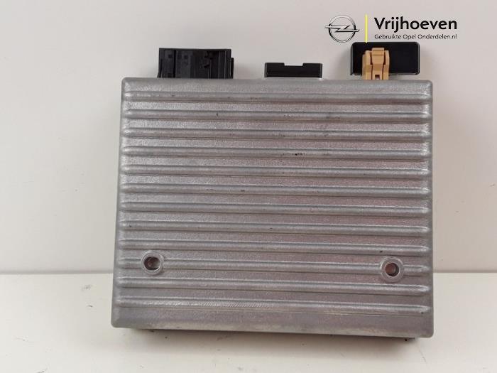 Gebruikte Bluetooth module Opel Cascada 2.0 CDTI 16V Prijs € 20,00 Margeregeling aangeboden door Autodemontage Vrijhoeven B.V.