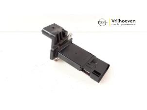 Gebruikte Luchtmassameter Opel Insignia Grand Sport 1.5 Turbo 16V 165 Prijs € 70,00 Margeregeling aangeboden door Autodemontage Vrijhoeven B.V.