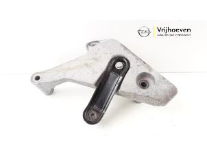 Gebruikte Motorrubber Opel Insignia Grand Sport 1.5 Turbo 16V 165 Prijs € 40,00 Margeregeling aangeboden door Autodemontage Vrijhoeven B.V.