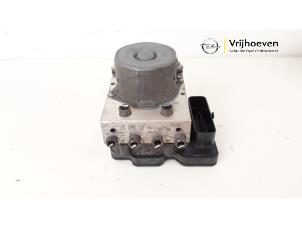 Gebruikte ABS Pomp Opel Adam 1.2 16V Prijs € 75,00 Margeregeling aangeboden door Autodemontage Vrijhoeven B.V.