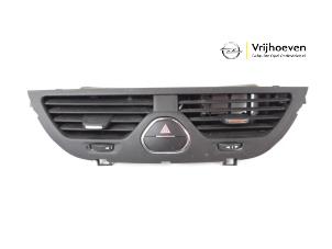 Gebruikte Luchtrooster Dashboard Opel Corsa E 1.3 CDTi 16V ecoFLEX Prijs € 20,00 Margeregeling aangeboden door Autodemontage Vrijhoeven B.V.