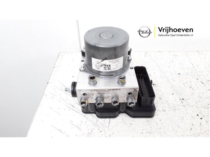 Gebruikte ABS Pomp Opel Grandland (X) 1.6 CDTi 120 Prijs € 300,00 Margeregeling aangeboden door Autodemontage Vrijhoeven B.V.