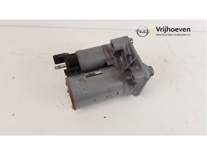 Gebruikte Startmotor Opel Crossland (X) 1.2 12V Prijs € 50,00 Margeregeling aangeboden door Autodemontage Vrijhoeven B.V.
