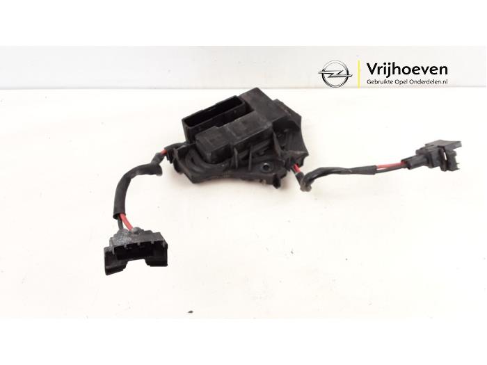 Gebruikte Koelwater Verwarmings Module Opel Signum 2.2 DIG 16V Prijs € 40,00 Margeregeling aangeboden door Autodemontage Vrijhoeven B.V.