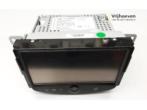 Gebruikte Radio module Opel Corsa E 1.4 Turbo 16V Prijs € 150,00 Margeregeling aangeboden door Autodemontage Vrijhoeven B.V.