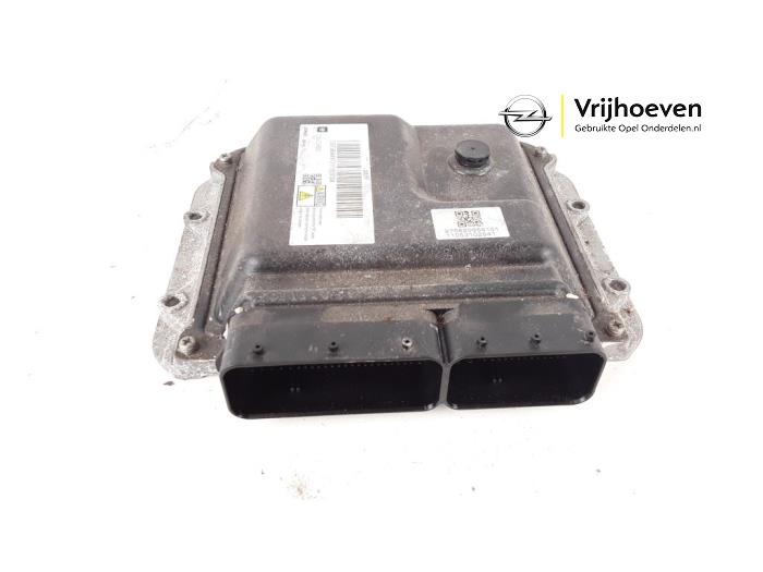 Computer Motormanagement van een Opel Meriva 1.7 CDTI 16V 2011