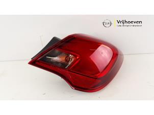 Gebruikte Achterlicht rechts Opel Corsa E 1.4 16V Prijs € 35,00 Margeregeling aangeboden door Autodemontage Vrijhoeven B.V.