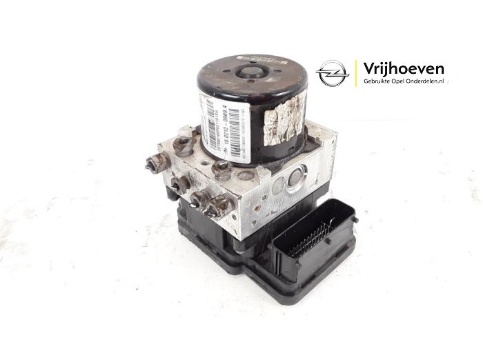 Gebruikte ABS Pomp Opel Zafira Tourer (P12) 2.0 CDTI 16V 170 Ecotec Prijs € 70,00 Margeregeling aangeboden door Autodemontage Vrijhoeven B.V.