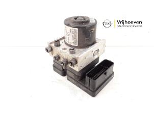 Gebruikte ABS Pomp Opel Combo 1.3 CDTI 16V ecoFlex Prijs € 30,00 Margeregeling aangeboden door Autodemontage Vrijhoeven B.V.