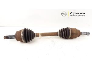 Gebruikte Steekas links-voor Opel Combo 1.3 CDTI 16V ecoFlex Prijs € 50,00 Margeregeling aangeboden door Autodemontage Vrijhoeven B.V.