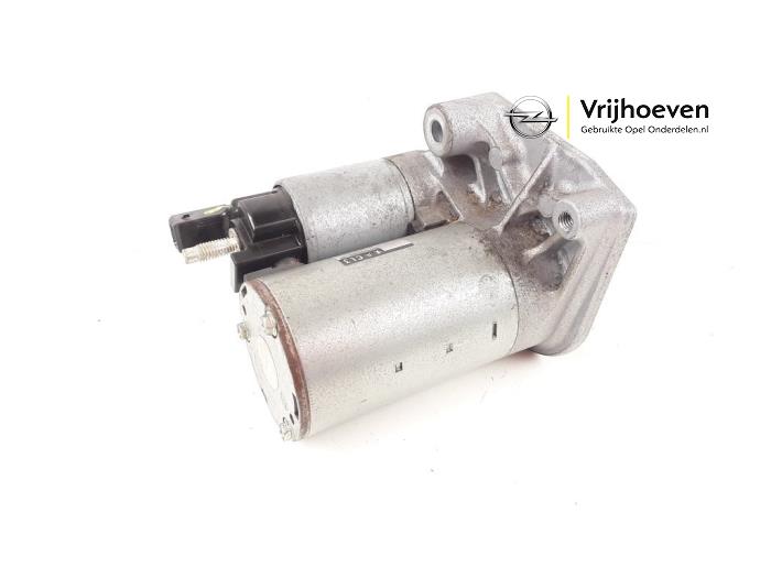 Gebruikte Startmotor Opel Crossland (X) 1.2 12V Prijs € 50,00 Margeregeling aangeboden door Autodemontage Vrijhoeven B.V.