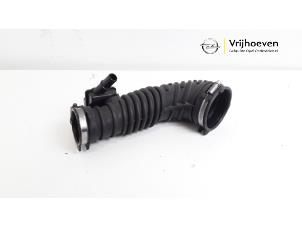 Gebruikte Aanzuigslang Lucht Opel Astra K 1.4 Turbo 16V Prijs € 30,00 Margeregeling aangeboden door Autodemontage Vrijhoeven B.V.