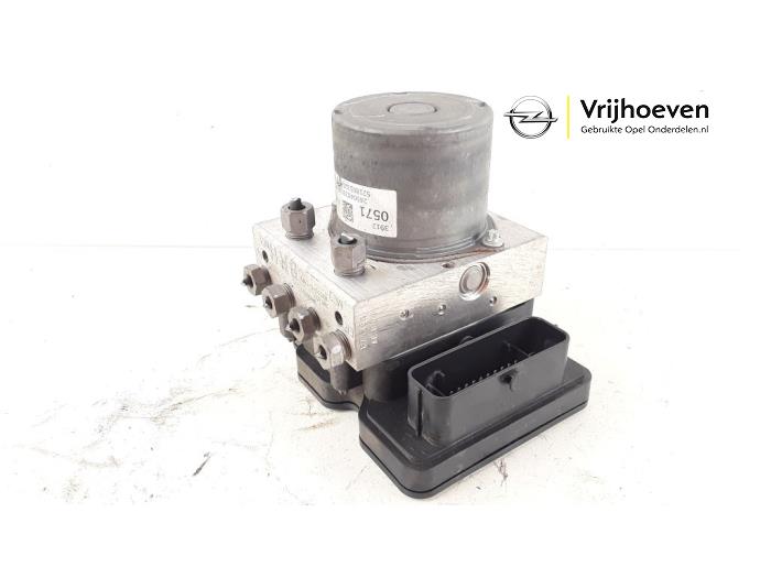 Gebruikte ABS Pomp Opel Astra K 1.4 Turbo 16V Prijs € 85,00 Margeregeling aangeboden door Autodemontage Vrijhoeven B.V.