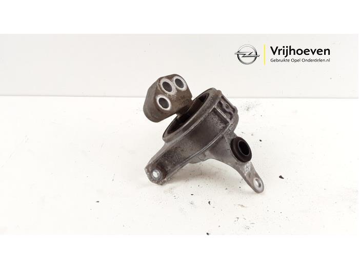 Gebruikte Motorsteun Opel Meriva (B) 1.7 CDTI 16V Prijs € 40,00 Margeregeling aangeboden door Autodemontage Vrijhoeven B.V.