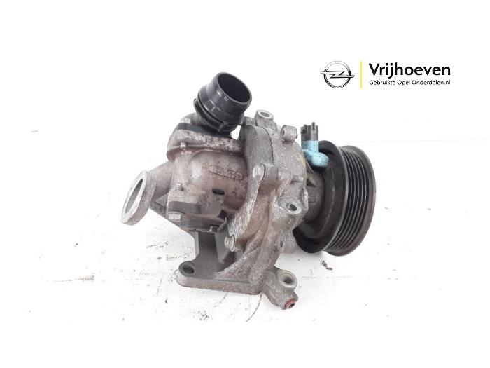 Gebruikte Waterpomp Opel Mokka/Mokka X 1.6 CDTI 16V 4x2 Prijs € 100,00 Margeregeling aangeboden door Autodemontage Vrijhoeven B.V.