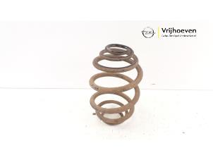 Gebruikte Schroefveer achter Opel Astra F (53/54/58/59) 1.6i Prijs € 10,00 Margeregeling aangeboden door Autodemontage Vrijhoeven B.V.