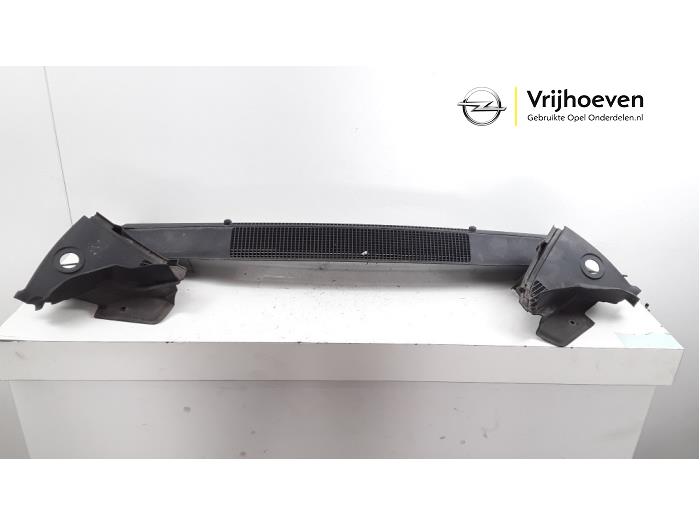 Gebruikte Paravan Opel Zafira (M75) 1.9 CDTI Prijs € 30,00 Margeregeling aangeboden door Autodemontage Vrijhoeven B.V.