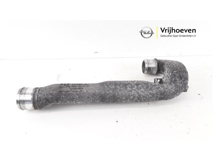 Gebruikte Intercooler Buis Opel Zafira (M75) 1.9 CDTI Prijs € 15,00 Margeregeling aangeboden door Autodemontage Vrijhoeven B.V.
