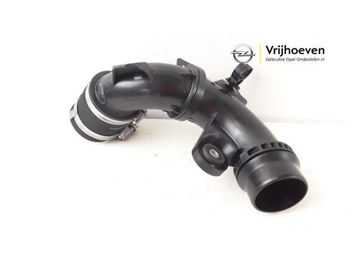 Gebruikte Intercooler Buis Opel Grandland (X) 1.2 Turbo 12V Prijs € 20,00 Margeregeling aangeboden door Autodemontage Vrijhoeven B.V.