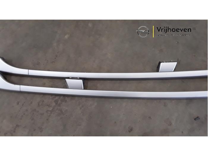 Dakrail set van een Vauxhall Antara 2.2 CDTI 16V 4x4 2012