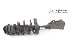 Gebruikte Mac Phersonpoot links-voor Opel Astra J (PC6/PD6/PE6/PF6) 2.0 CDTI 16V 160 Ecotec Prijs € 50,00 Margeregeling aangeboden door Autodemontage Vrijhoeven B.V.