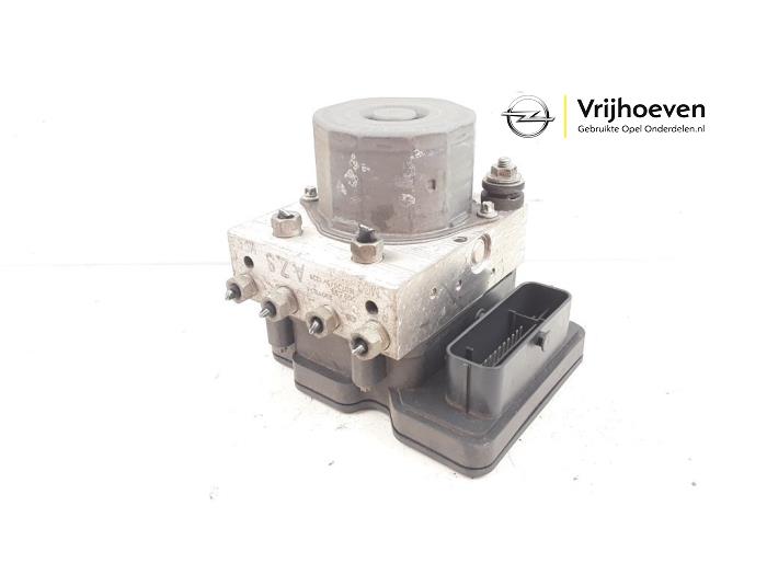 Gebruikte ABS Pomp Opel Corsa E 1.4 16V Prijs € 50,00 Margeregeling aangeboden door Autodemontage Vrijhoeven B.V.