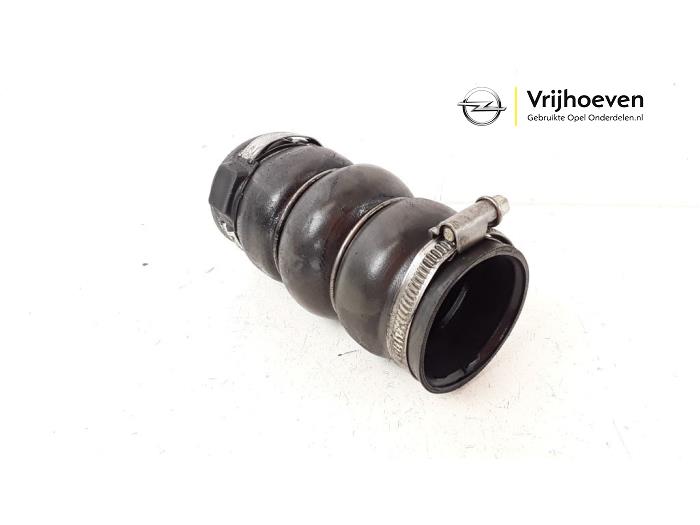 Gebruikte Intercooler Slang Opel Grandland (X) 1.6 CDTi 120 Prijs € 10,00 Margeregeling aangeboden door Autodemontage Vrijhoeven B.V.