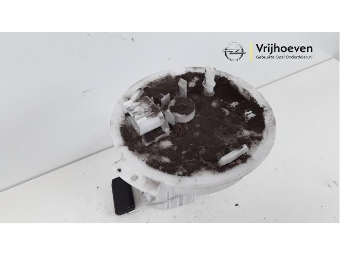 Brandstofpomp Elektrisch van een Opel Astra K 1.4 16V 2016