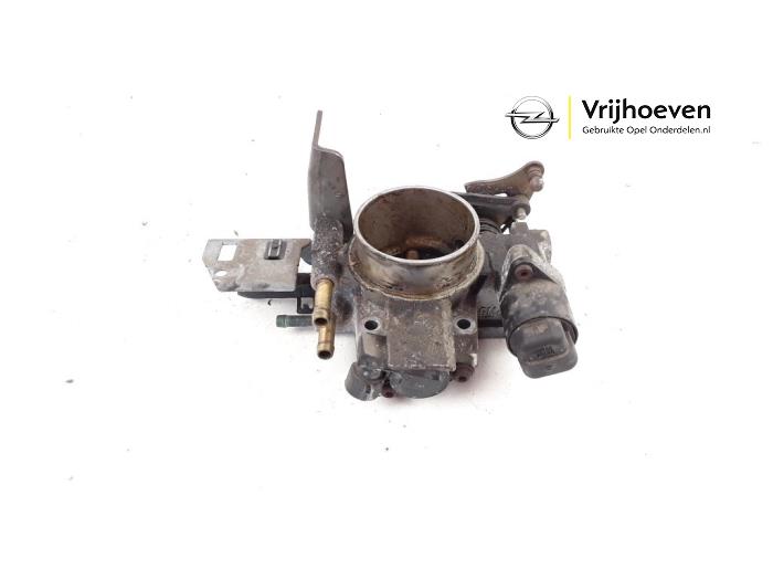 Gebruikte Gasklephuis Opel Astra G (F08/48) 1.6 16V Prijs € 20,00 Margeregeling aangeboden door Autodemontage Vrijhoeven B.V.