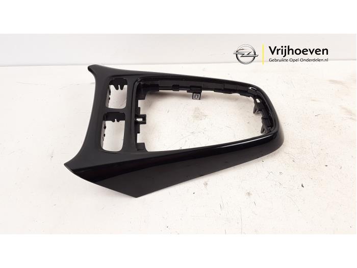 Gebruikte Dashboard deel Opel Crossland (X) 1.2 Turbo 12V Euro 6 Prijs € 15,00 Margeregeling aangeboden door Autodemontage Vrijhoeven B.V.