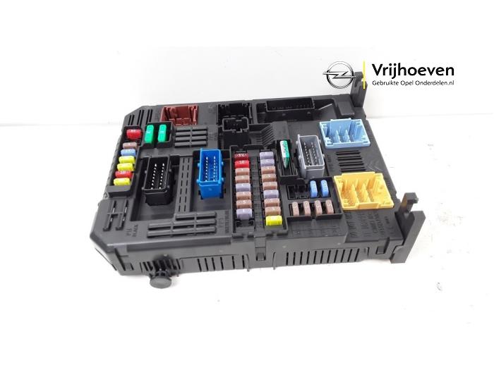 Gebruikte Bodycontrol Module Opel Crossland (X) 1.2 Turbo 12V Euro 6 Prijs € 65,00 Margeregeling aangeboden door Autodemontage Vrijhoeven B.V.