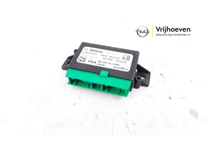 Gebruikte PDC Module Opel Crossland X/Crossland 1.2 Turbo 12V Prijs € 40,00 Margeregeling aangeboden door Autodemontage Vrijhoeven B.V.