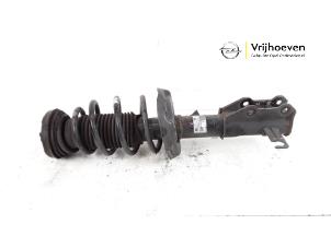 Gebruikte Mac Phersonpoot links-voor Opel Insignia 1.8 16V Ecotec Prijs € 40,00 Margeregeling aangeboden door Autodemontage Vrijhoeven B.V.