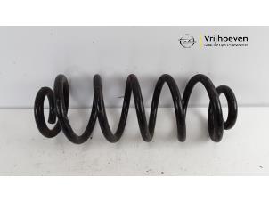 Gebruikte Schroefveer achter Opel Astra K 1.0 Turbo 12V Prijs € 10,00 Margeregeling aangeboden door Autodemontage Vrijhoeven B.V.