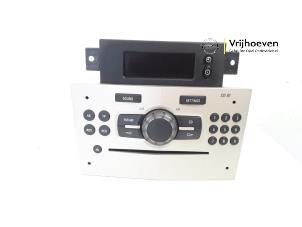 Gebruikte Radio module Opel Corsa D 1.2 16V Prijs € 50,00 Margeregeling aangeboden door Autodemontage Vrijhoeven B.V.