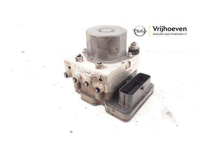 Gebruikte ABS Pomp Opel Corsa E 1.3 CDTi 16V ecoFLEX Prijs € 50,00 Margeregeling aangeboden door Autodemontage Vrijhoeven B.V.