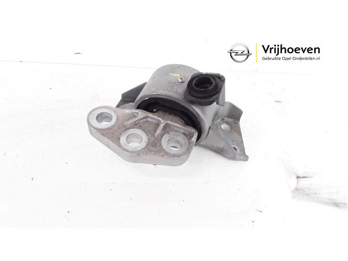 Gebruikte Motorsteun Opel Corsa E 1.0 SIDI Turbo 12V Prijs € 15,00 Margeregeling aangeboden door Autodemontage Vrijhoeven B.V.