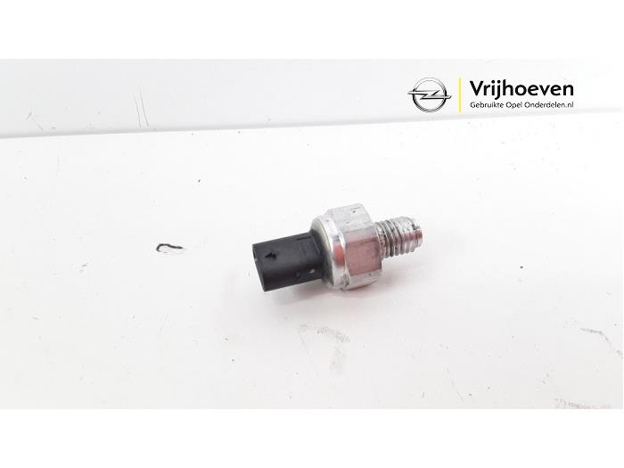 Gebruikte Oliedruk sensor Opel Karl 1.0 12V Prijs € 20,00 Margeregeling aangeboden door Autodemontage Vrijhoeven B.V.