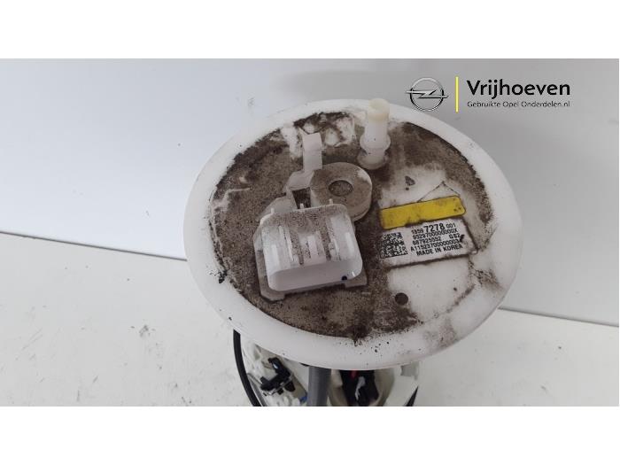 Brandstofpomp Elektrisch van een Opel Karl 1.0 ecoFLEX 12V 2015