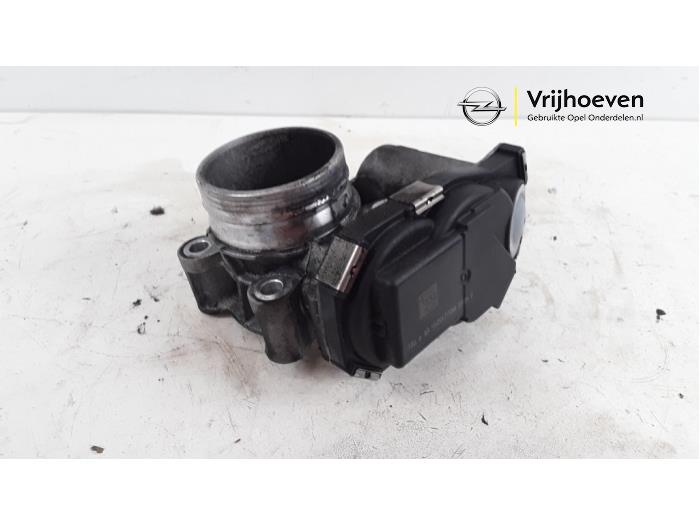 Gasklephuis van een Opel Insignia Grand Sport 2.0 CDTI 16V 2018