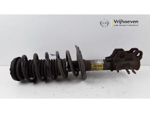 Gebruikte Mac Phersonpoot links-voor Opel Mokka/Mokka X 1.6 16V EcoFlex 4x2 Prijs € 75,00 Margeregeling aangeboden door Autodemontage Vrijhoeven B.V.