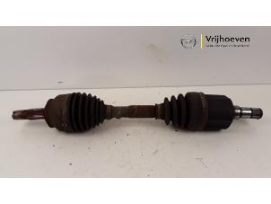 Gebruikte Aandrijfas rechts-voor Opel Corsa D 1.6i OPC 16V Turbo Prijs € 50,00 Margeregeling aangeboden door Autodemontage Vrijhoeven B.V.