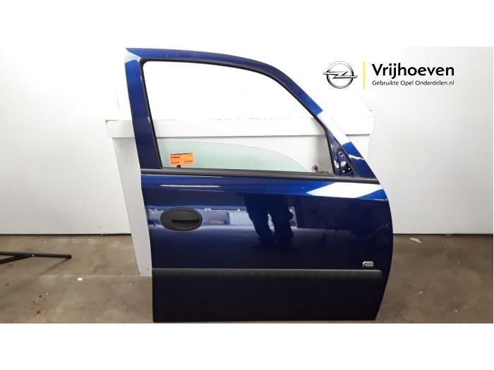 Portier 4Deurs rechts-voor van een Opel Meriva 1.8 16V 2004