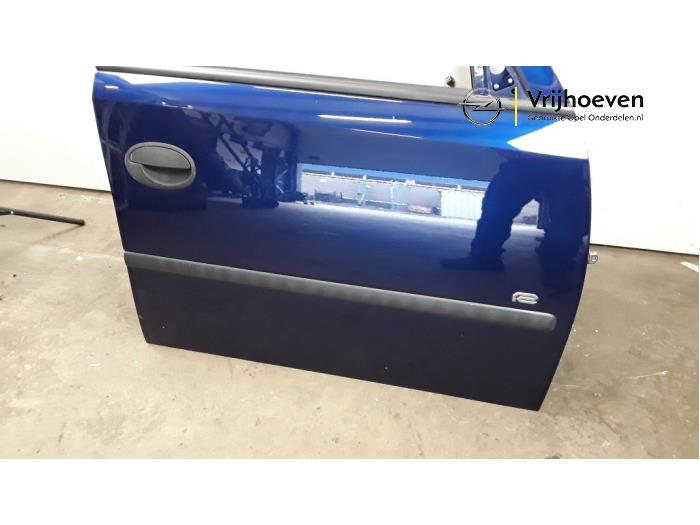 Portier 4Deurs rechts-voor van een Opel Meriva 1.8 16V 2004