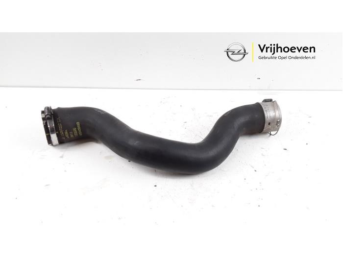 Gebruikte Intercooler Slang Opel Meriva (B) 1.4 Turbo 16V ecoFLEX Prijs € 25,00 Margeregeling aangeboden door Autodemontage Vrijhoeven B.V.