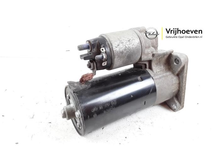 Gebruikte Startmotor Opel Astra J (PC6/PD6/PE6/PF6) 2.0 CDTI 16V 165 Ecotec Prijs € 20,00 Margeregeling aangeboden door Autodemontage Vrijhoeven B.V.