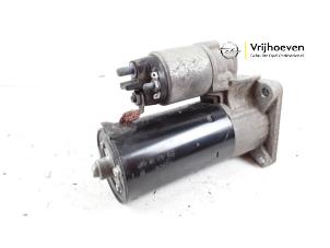 Gebruikte Startmotor Opel Astra J (PC6/PD6/PE6/PF6) 2.0 CDTI 16V 165 Ecotec Prijs € 20,00 Margeregeling aangeboden door Autodemontage Vrijhoeven B.V.