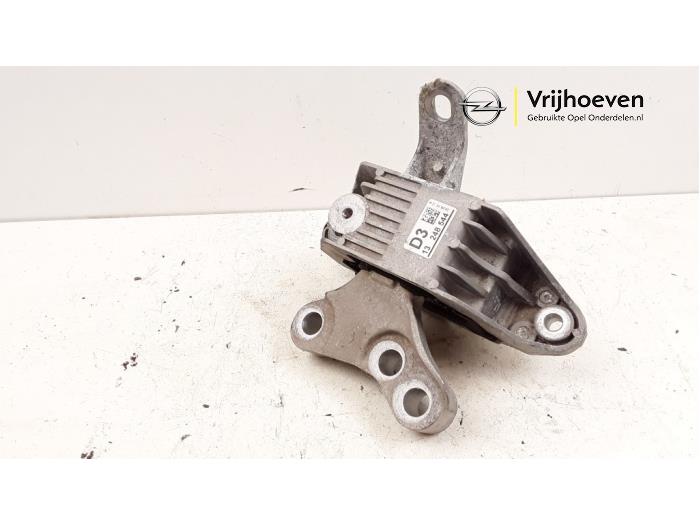 Gebruikte Motorsteun Opel Astra J (PC6/PD6/PE6/PF6) 2.0 CDTI 16V 165 Ecotec Prijs € 15,00 Margeregeling aangeboden door Autodemontage Vrijhoeven B.V.