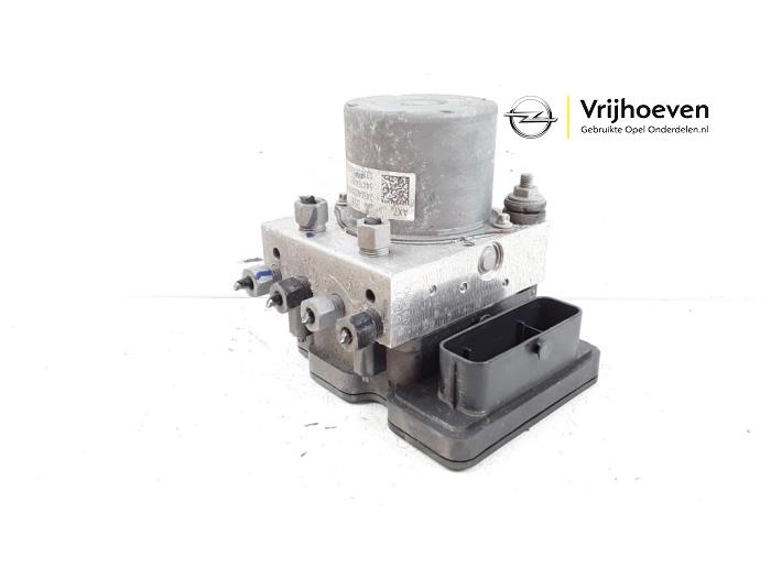 Gebruikte ABS Pomp Opel Karl 1.0 12V Prijs € 60,00 Margeregeling aangeboden door Autodemontage Vrijhoeven B.V.