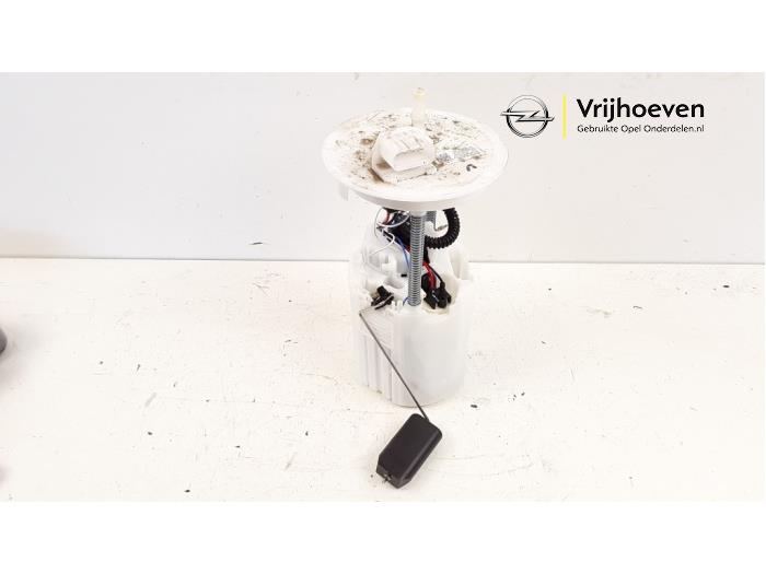 Gebruikte Tank element Pomp Opel Karl 1.0 12V Prijs € 60,00 Margeregeling aangeboden door Autodemontage Vrijhoeven B.V.